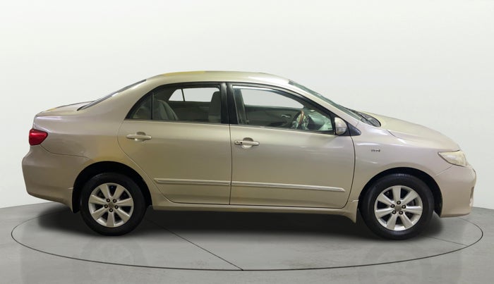 2013 Toyota Corolla Altis GL PETROL, CNG, Manual, 1,06,959 km, Right Side View