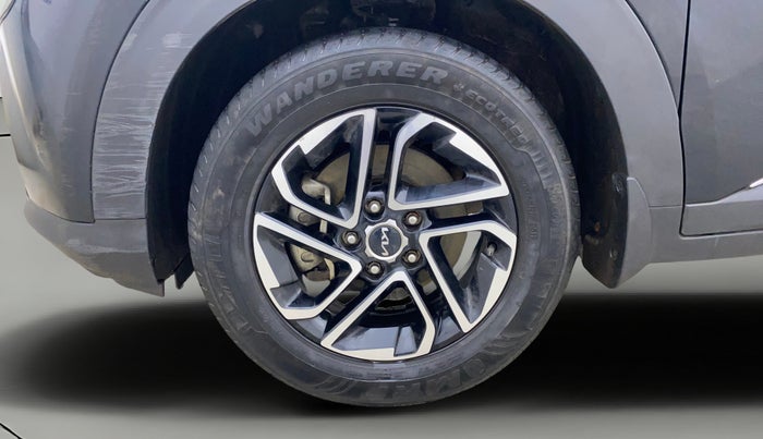 2022 KIA CARENS PRESTIGE PLUS 1.4 PETROL 7 STR, Petrol, Manual, 37,844 km, Left Front Wheel