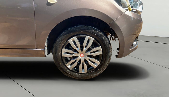 2016 Tata Tiago XT PETROL, Petrol, Manual, 1,09,603 km, Right Front Wheel