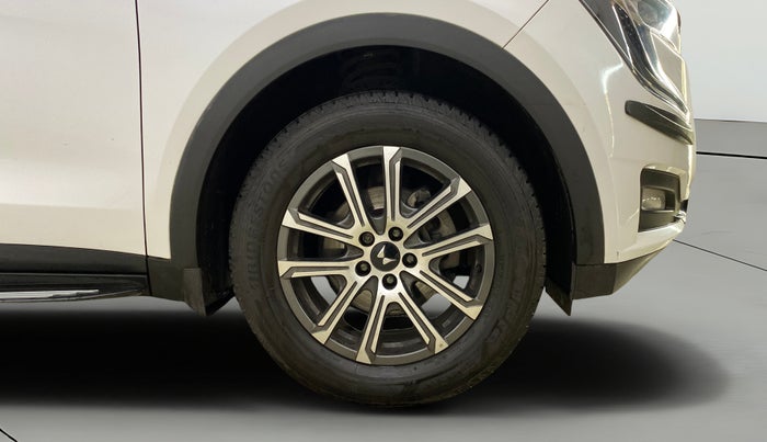 2024 Mahindra XUV700 AX 7 LUXURY P AT 7 STR, Petrol, Automatic, 24,946 km, Right Front Wheel