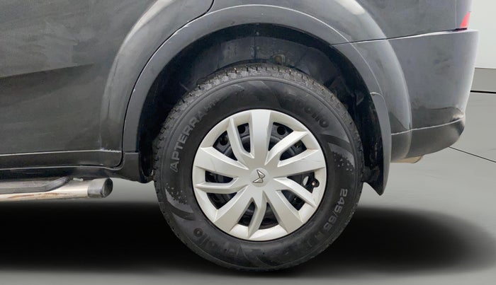 2019 Mahindra XUV500 W7, Diesel, Manual, 96,226 km, Left Rear Wheel