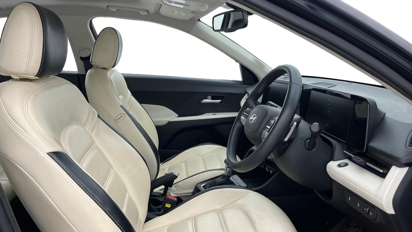 2023 Hyundai Verna  SX 1.5 MPI IVT, Petrol, Automatic, 14,186 km, Right Side Front Door Cabin