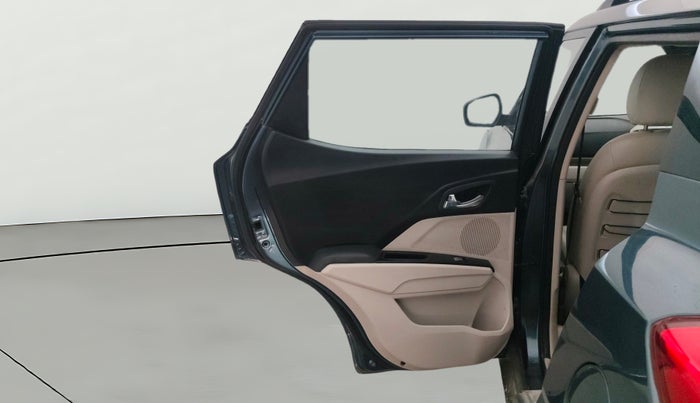 2021 Mahindra XUV300 W8 (O) 1.5 DIESEL, Diesel, Manual, 1,12,292 km, LHS Rear Door