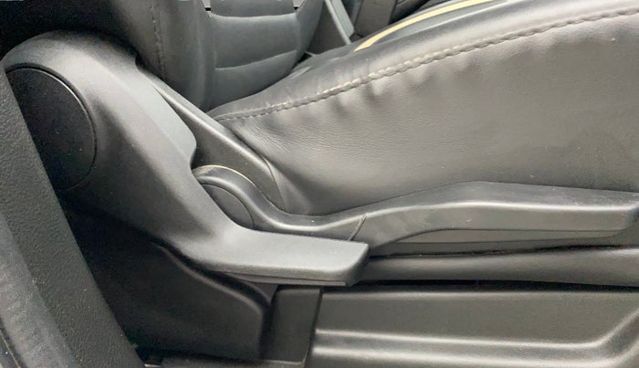 2021 Maruti XL6 ZETA AT, Petrol, Automatic, 36,494 km, Driver Side Adjustment Panel
