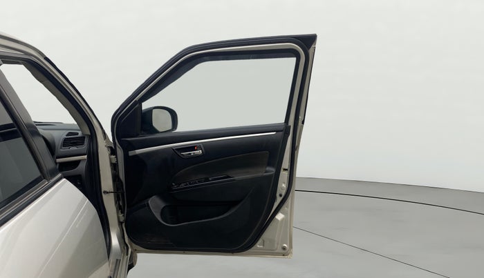 2015 Maruti Swift VXI, Petrol, Manual, 83,369 km, RHS Front Door