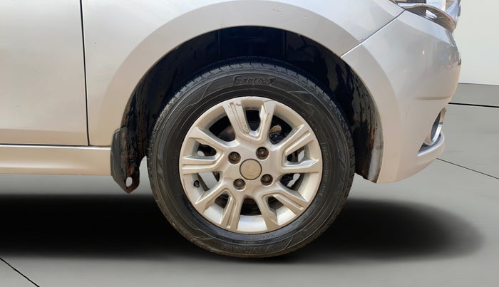 2016 Tata Tiago XZ PETROL, Petrol, Manual, 65,373 km, Right Front Wheel