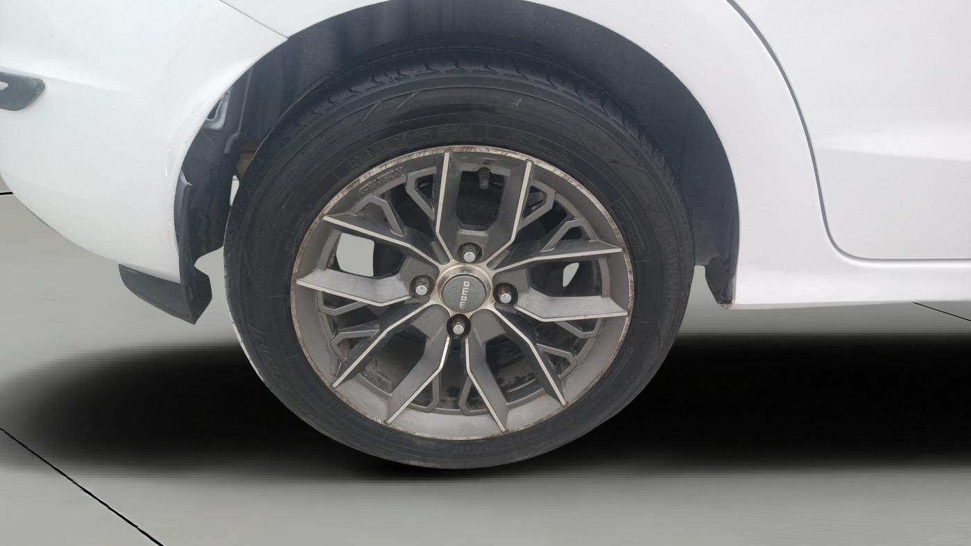 2015 Ford Figo Aspire TREND 1.2 PETROL, Petrol, Manual, 1,08,678 km, Right Rear Wheel
