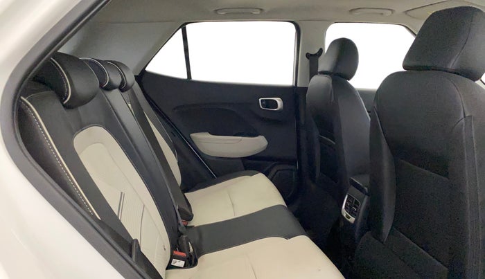 2023 Hyundai VENUE SX (O) 1.5 CRDI, Diesel, Manual, 81,168 km, Right Side Rear Door Cabin