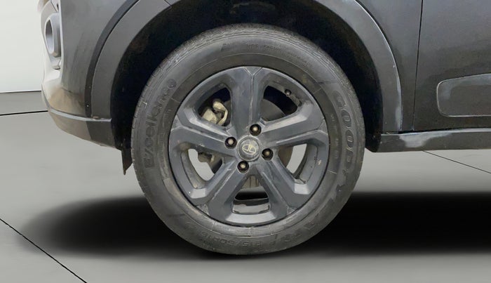 2022 Tata NEXON XZA PLUS PETROL DARK EDITION, CNG, Automatic, 41,875 km, Left Front Wheel