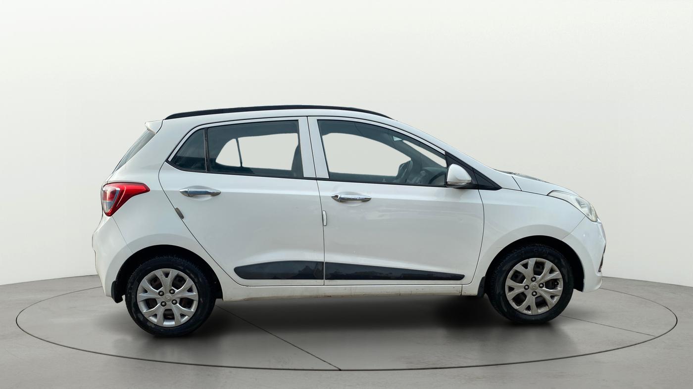 2016 Hyundai Grand i10 SPORTZ 1.2 KAPPA VTVT, Petrol, Manual, 80,895 km, Right Side View