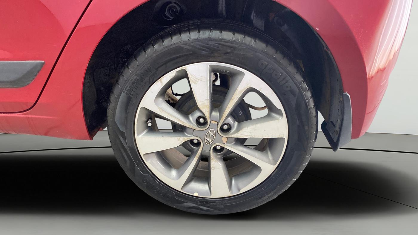 2016 Hyundai Elite i20 ASTA 1.2, Petrol, Manual, 1,02,612 km, Left Rear Wheel