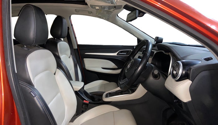 2022 MG ASTOR SHARP 1.5 CVT, Petrol, Automatic, 65,670 km, Right Side Front Door Cabin