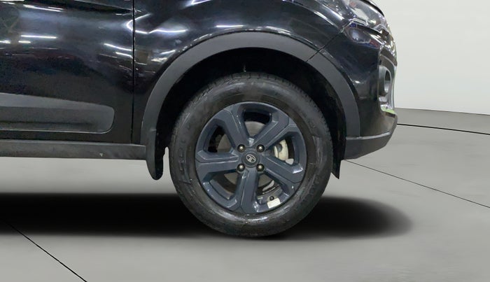 2023 Tata NEXON XZA PLUS PETROL DARK EDITION, Petrol, Automatic, 34,045 km, Right Front Wheel