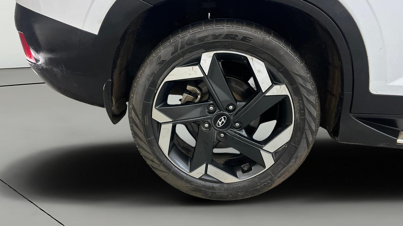 2022 Hyundai ALCAZAR 1.5 SIGNATURE (O) AT 7STR, Diesel, Automatic, 1,33,169 km, Right Rear Wheel