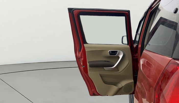 2017 Mahindra TUV300 T8, Diesel, Manual, 65,765 km, LHS Rear Door