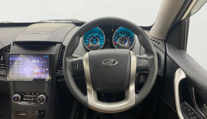 2020 Mahindra XUV500 W7, Diesel, Manual, 79,587 km, Steering Wheel Close Up