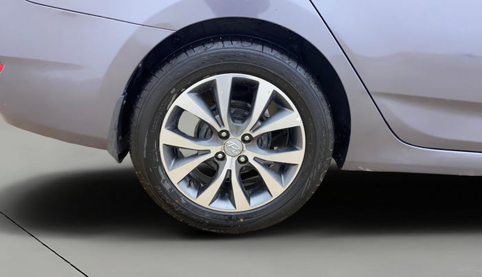 2017 Hyundai Verna 1.6 CRDI SX, Diesel, Manual, 98,200 km, Right Rear Wheel