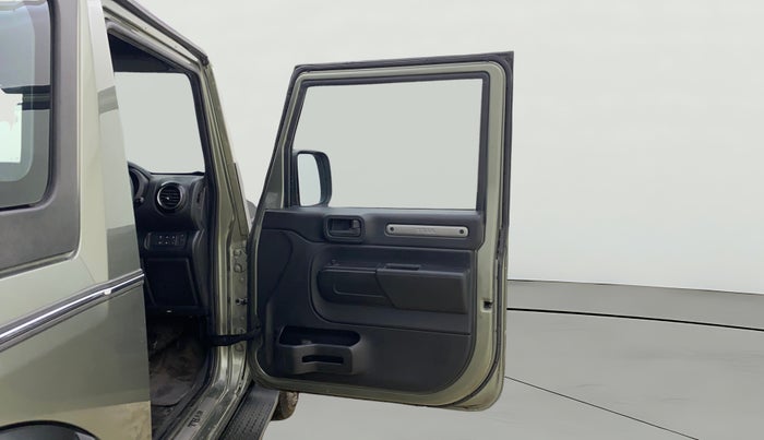 2022 Mahindra Thar LX PETROL HT 4WD AT, Petrol, Automatic, 34,063 km, RHS Front Door