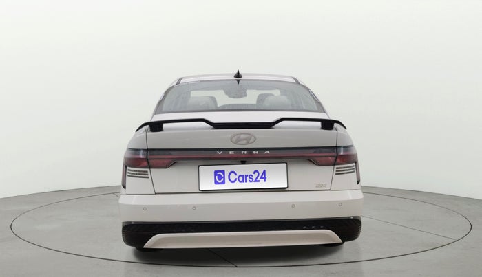 2025 Hyundai Verna SX(O) 1.5 MPI IVT , Petrol, Automatic, 1,398 km, Back/Rear