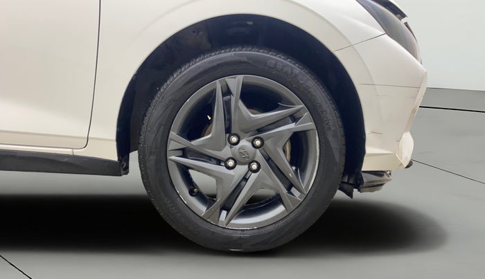 2023 Hyundai NEW I20 SPORTZ 1.2 IVT, Petrol, Automatic, 33,014 km, Right Front Wheel