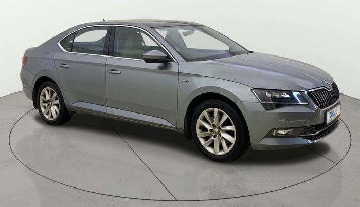 2016 Skoda Superb L&K 1.8 TSI AT, Petrol, Automatic, 52,309 km, Right Front Diagonal