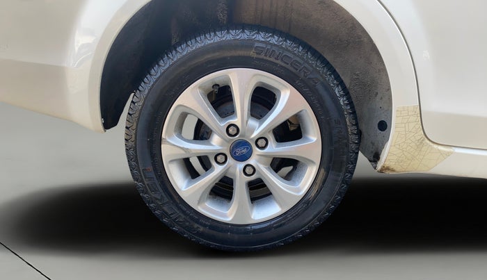 2012 Ford Fiesta TITANIUM DIESEL, Diesel, Manual, 67,185 km, Right Rear Wheel