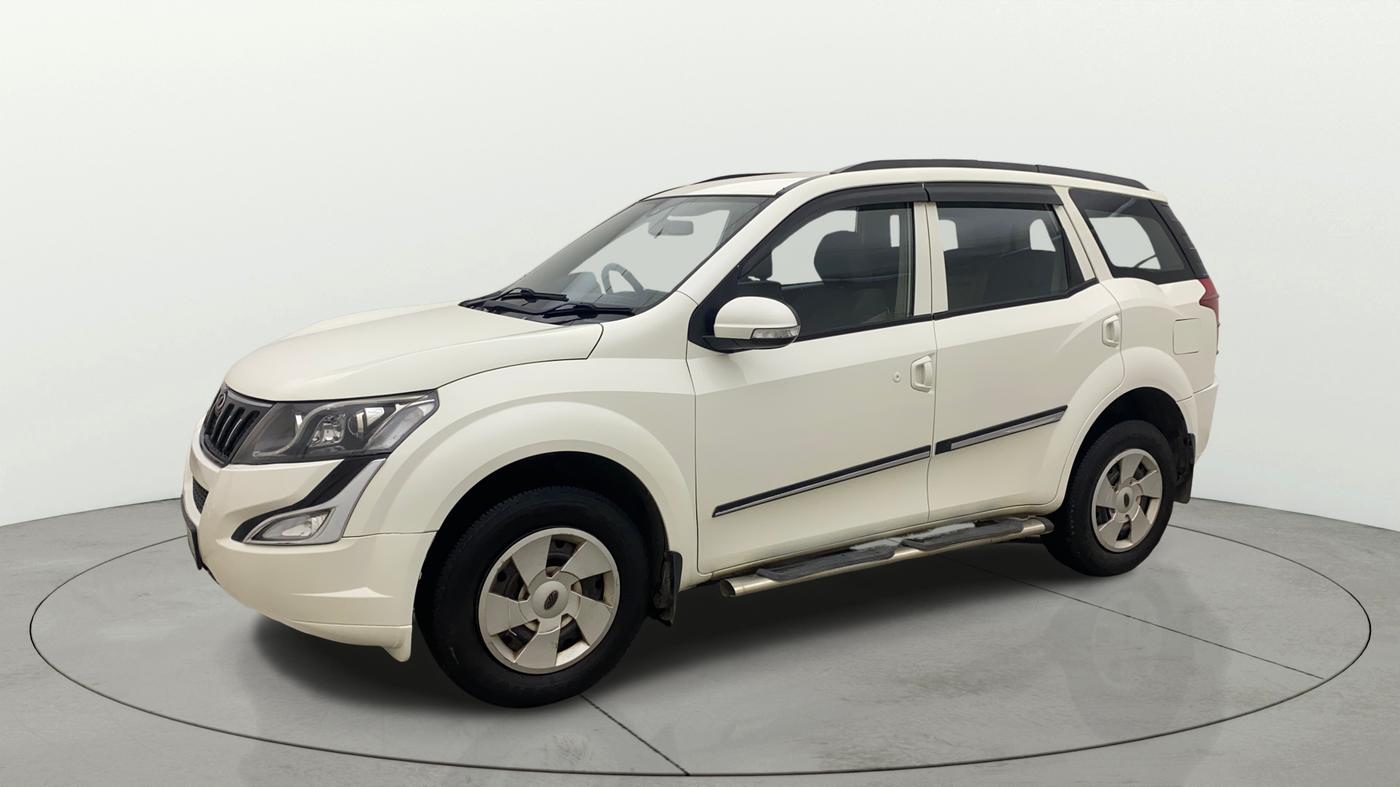 2016 Mahindra XUV500 W4, Diesel, Manual, 1,26,743 km, Left Front Diagonal