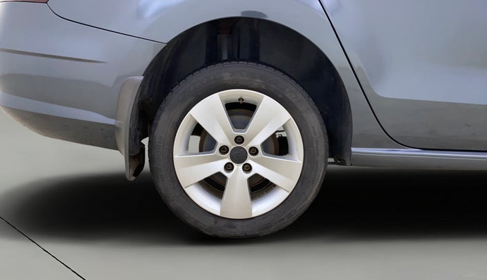 2018 Skoda Rapid AMBITION 1.6 MPI MT, Petrol, Manual, 28,306 km, Right Rear Wheel