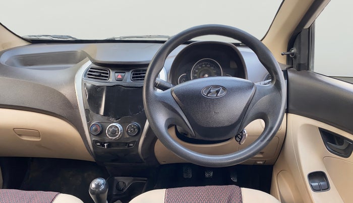 2013 Hyundai Eon MAGNA +, Petrol, Manual, 40,001 km, Steering Wheel Close Up