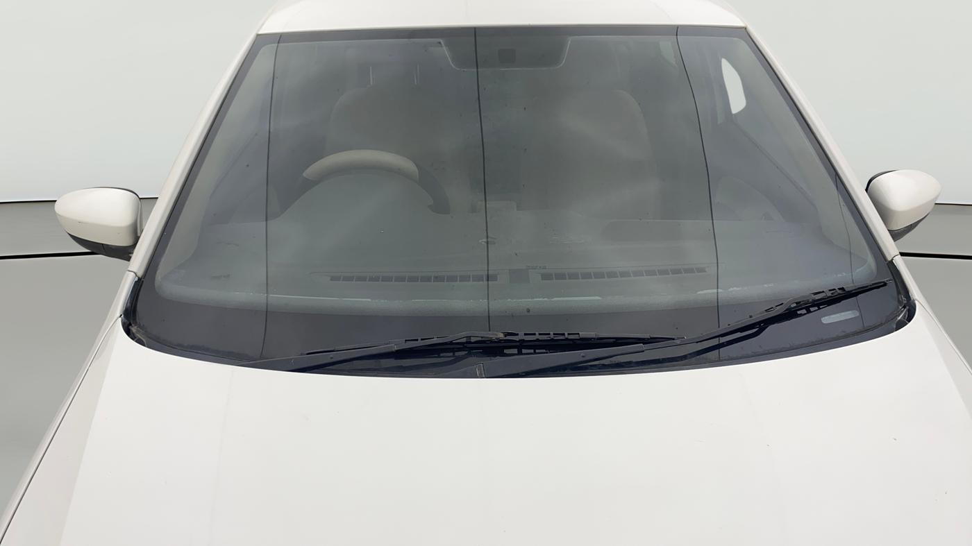 2015 Volkswagen Vento HIGHLINE DIESEL 1.5, Diesel, Manual, 1,04,079 km, Front Windshield