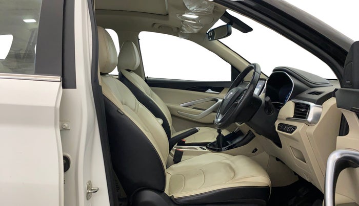 2022 MG HECTOR SHARP HYBRID 1.5 PETROL, Petrol, Manual, 81,106 km, Right Side Front Door Cabin