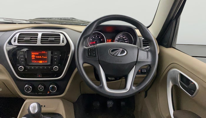 2015 Mahindra TUV300 T8, Diesel, Manual, 28,048 km, Steering Wheel Close Up