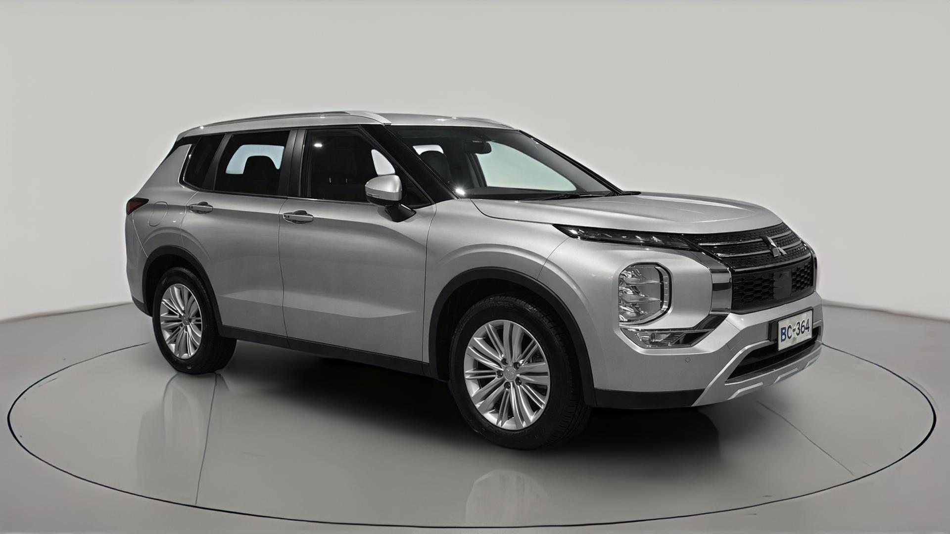 Mitsubishi Outlander image