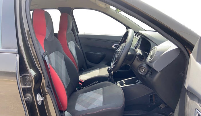2019 Renault Kwid RXT 1.0 (O), Petrol, Manual, 39,620 km, Right Side Front Door Cabin