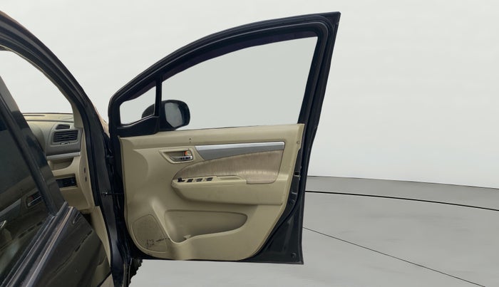 2015 Maruti Ertiga VDI, Diesel, Manual, 98,659 km, RHS Front Door