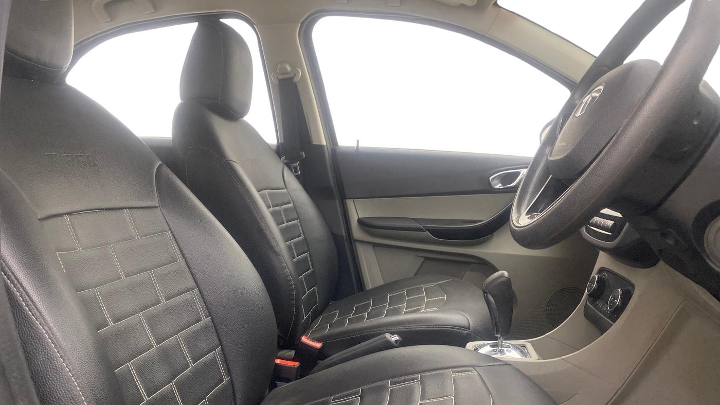 2019 Tata Tiago XZA PLUS PETROL, Petrol, Automatic, 29,674 km, Right Side Front Door Cabin