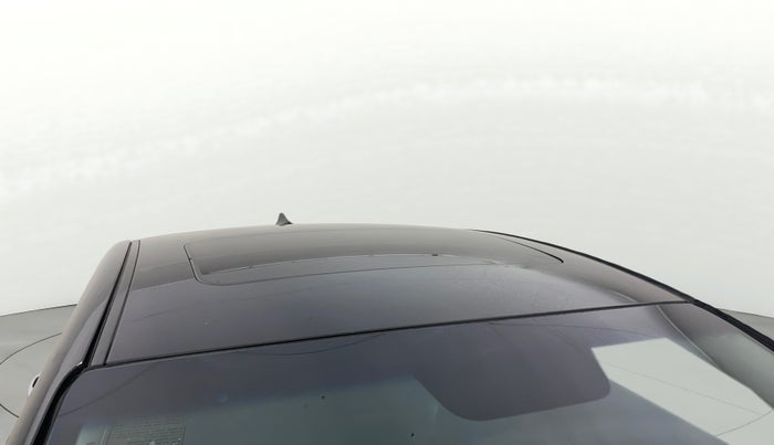 2017 Hyundai New Elantra 2.0 SX(O) AT PETROL, Petrol, Automatic, 1,07,578 km, Roof