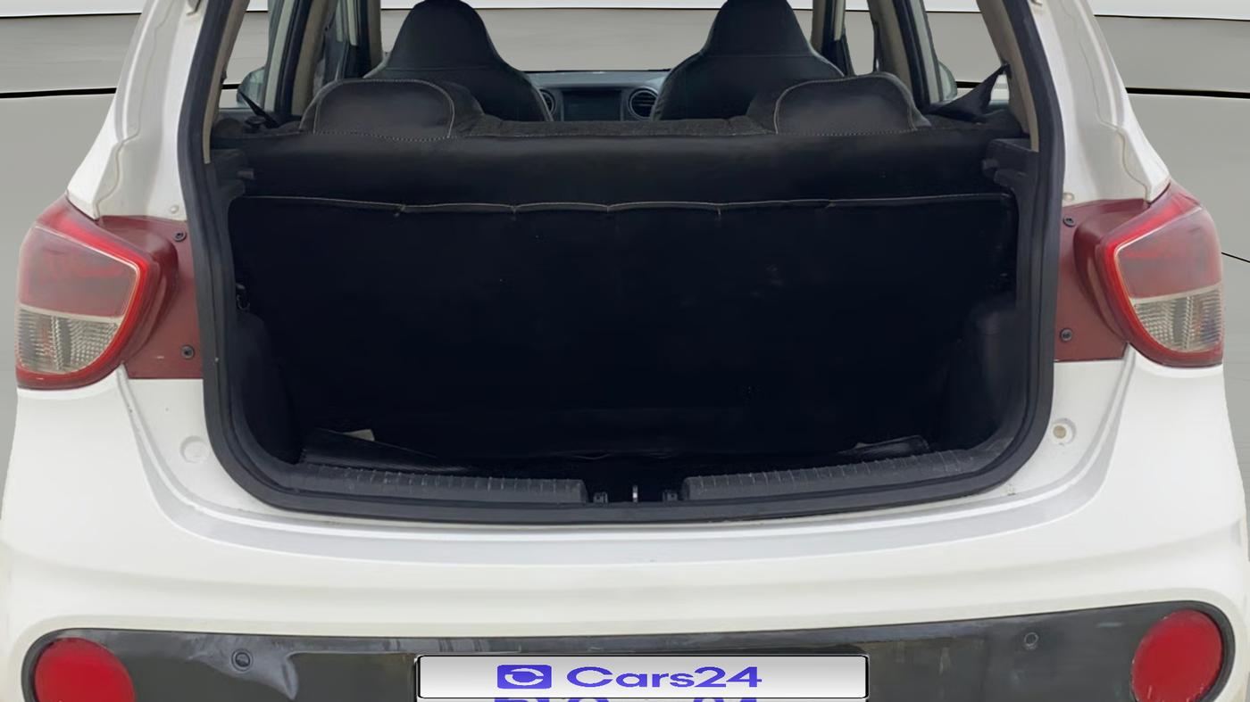 2017 Hyundai Grand i10 SPORTZ (O) 1.2 U2 CRDI, Diesel, Manual, 1,31,537 km, Boot Open Zoomed View