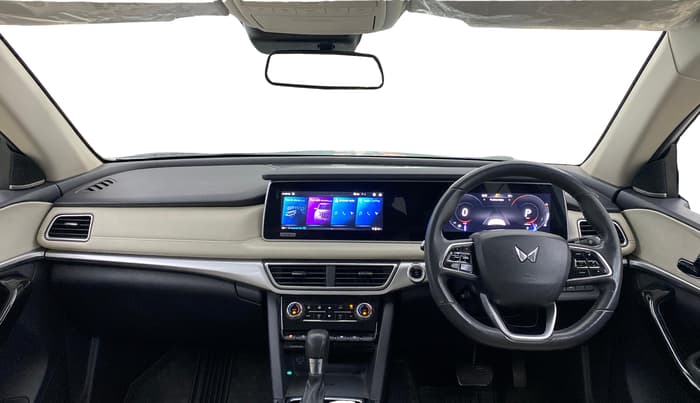 2021 Mahindra XUV700 AX 7 LUXURY P AT 7 STR, Petrol, Automatic, 47,374 km, Dashboard