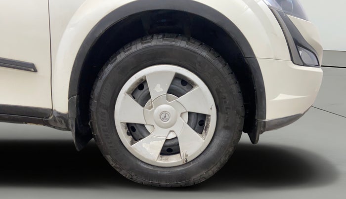 2019 Mahindra XUV500 W7, Diesel, Manual, 83,915 km, Right Front Wheel