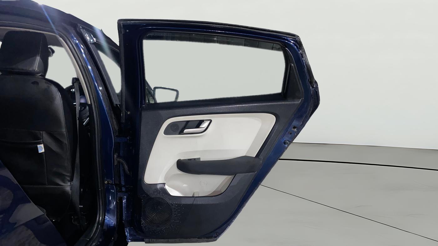 2023 Tata ALTROZ XZ PLUS PETROL, Petrol, Manual, 10,449 km, RHS Rear Door