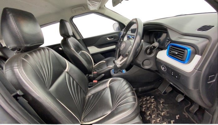 2022 Tata PUNCH CREATIVE  MT, Petrol, Manual, 68,115 km, Right Side Front Door Cabin