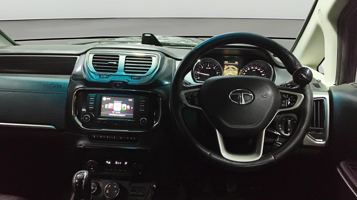 2017 Tata Hexa XT 4X2 7 STR, Diesel, Manual, 1,38,339 km, Steering Wheel Close Up