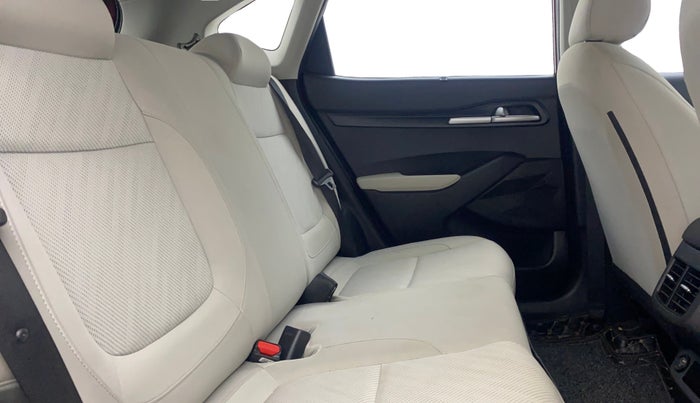 2022 KIA SELTOS HTK PLUS 1.5 DIESEL IMT, Diesel, Manual, 70,386 km, Right Side Rear Door Cabin