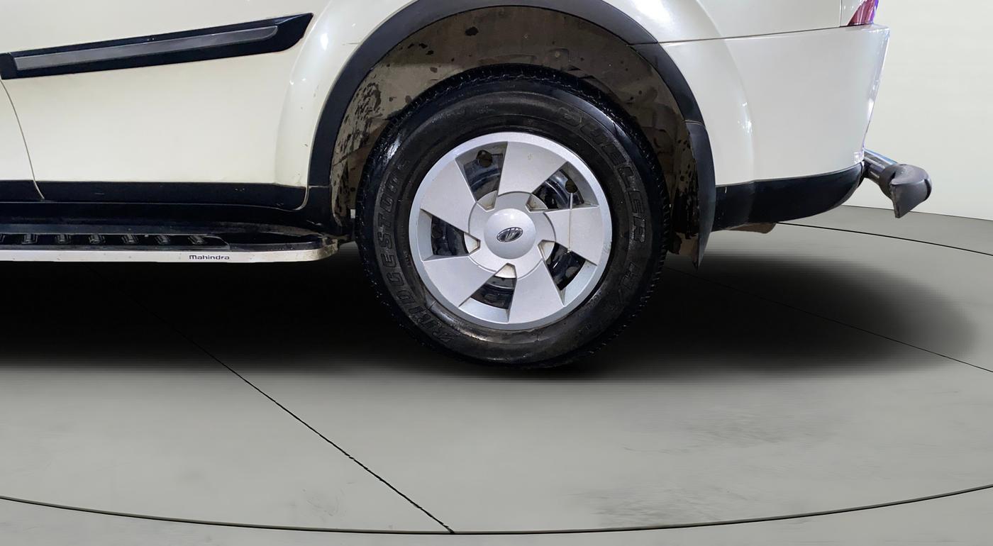 2021 Mahindra XUV500 W7 AT, Diesel, Automatic, 10,547 km, Left Rear Wheel