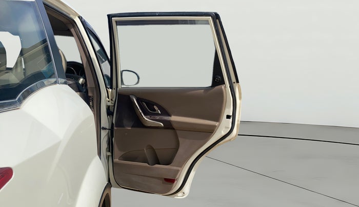 2015 Mahindra XUV500 W8, Diesel, Manual, 81,458 km, RHS Rear Door