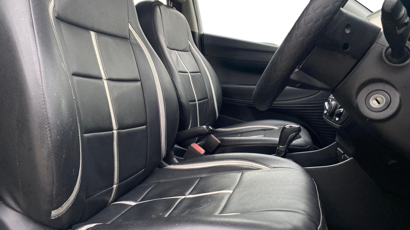 2021 Hyundai NEW I20 SPORTZ 1.2 AT, Petrol, Automatic, 41,775 km, Right Side Front Door Cabin