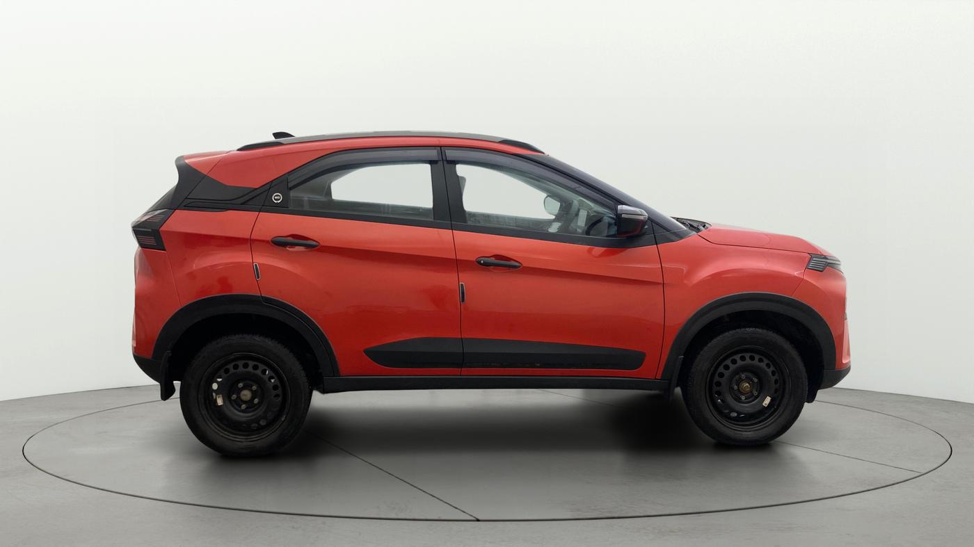 2023 Tata NEXON PURE SUNROOF 1.2 PETROL, Petrol, Manual, 39,361 km, Right Side View
