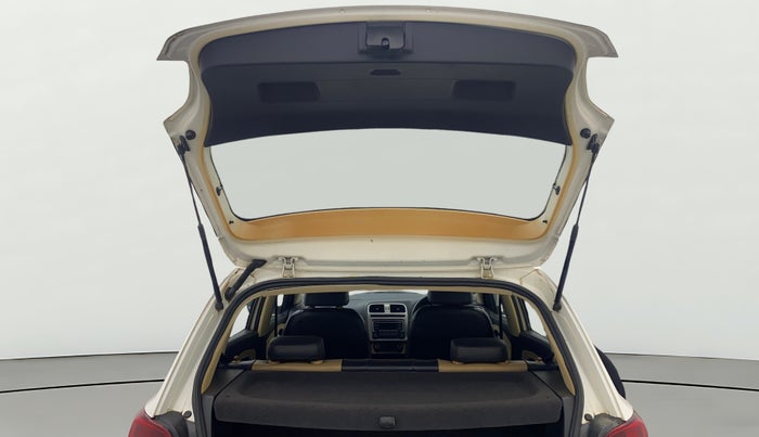 2015 Volkswagen Polo HIGHLINE1.2L, Petrol, Manual, 60,926 km, Boot Door Open