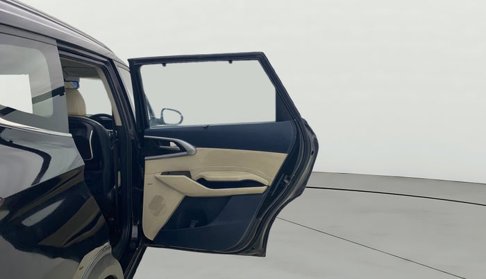 2022 KIA CARENS LUXURY PLUS 1.5 DIESEL AT 6 STR, Diesel, Automatic, 72,078 km, RHS Rear Door